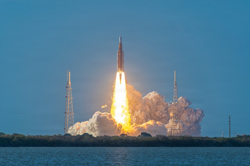 טיל SLS של נאס״א משגר את משימת ארטמיס 2 ב־1 באפריל 2026, ארכיון