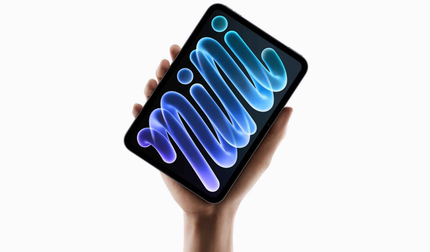 אייפד מיני 2026 החדש של אפל עם מסך OLED בגודל 8.5 אינץ׳, צילום רשמי של Apple