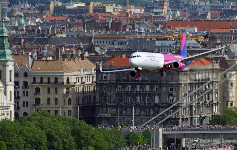 טיסות: Budapest airport runway