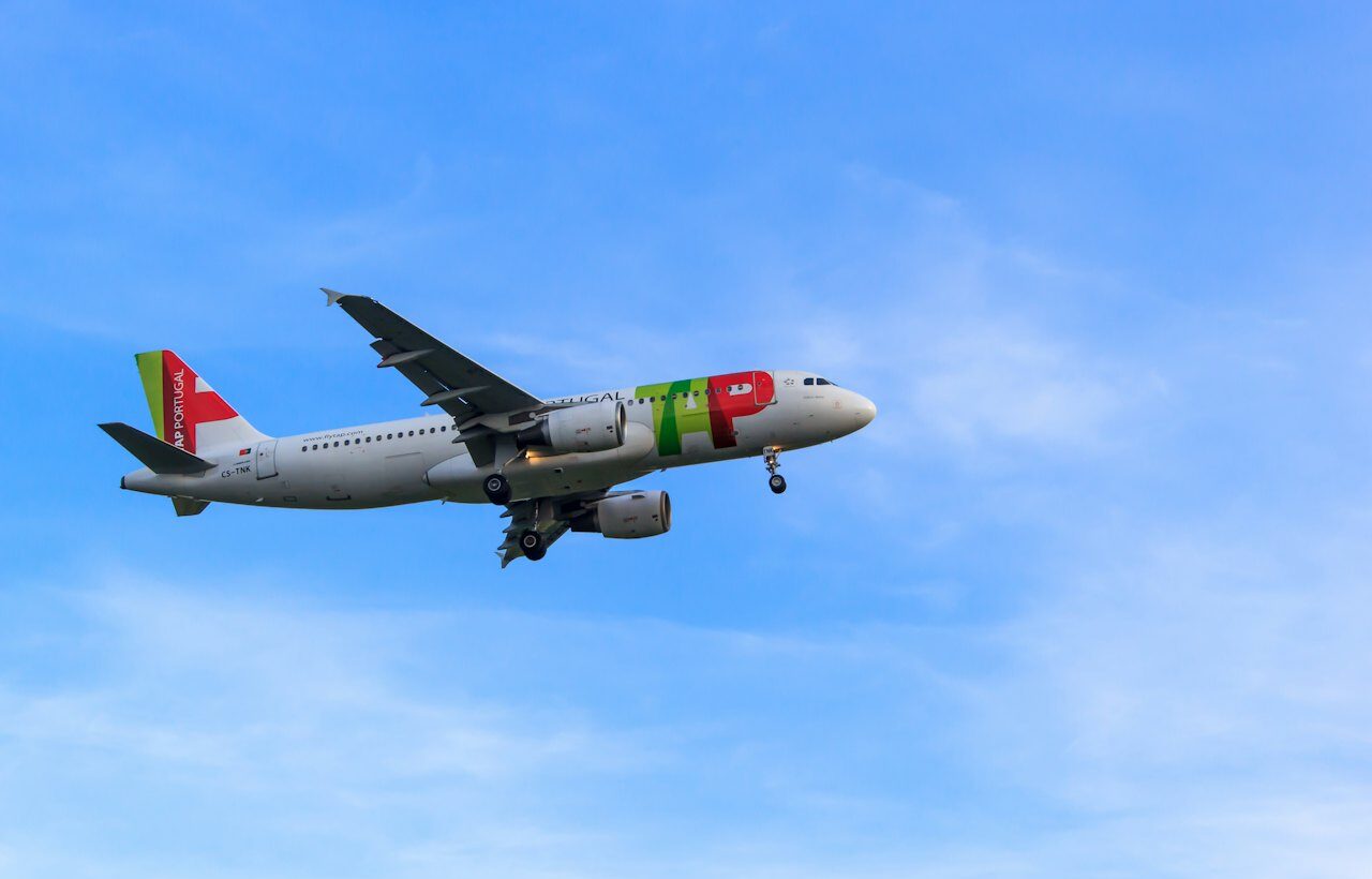 מטוס TAP Air Portugal בצבעי החברה, צילום ארכיון להמחשת הכתבה על בחירת לופטהנזה בהפרטה החלקית, לא תיעוד של חתימת עסקה