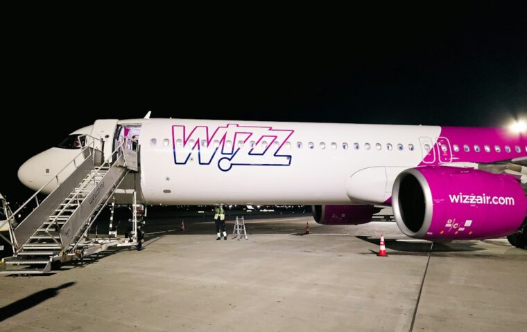 מטוס Wizz Air בשדה תעופה, צילום ארכיון